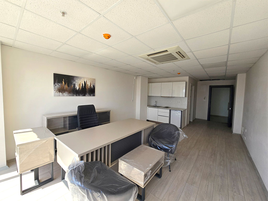 İzmir Gıda Çarşısında 1+0 Oda 42 m2 Sıfır Eşyalı Kiralık Ofis